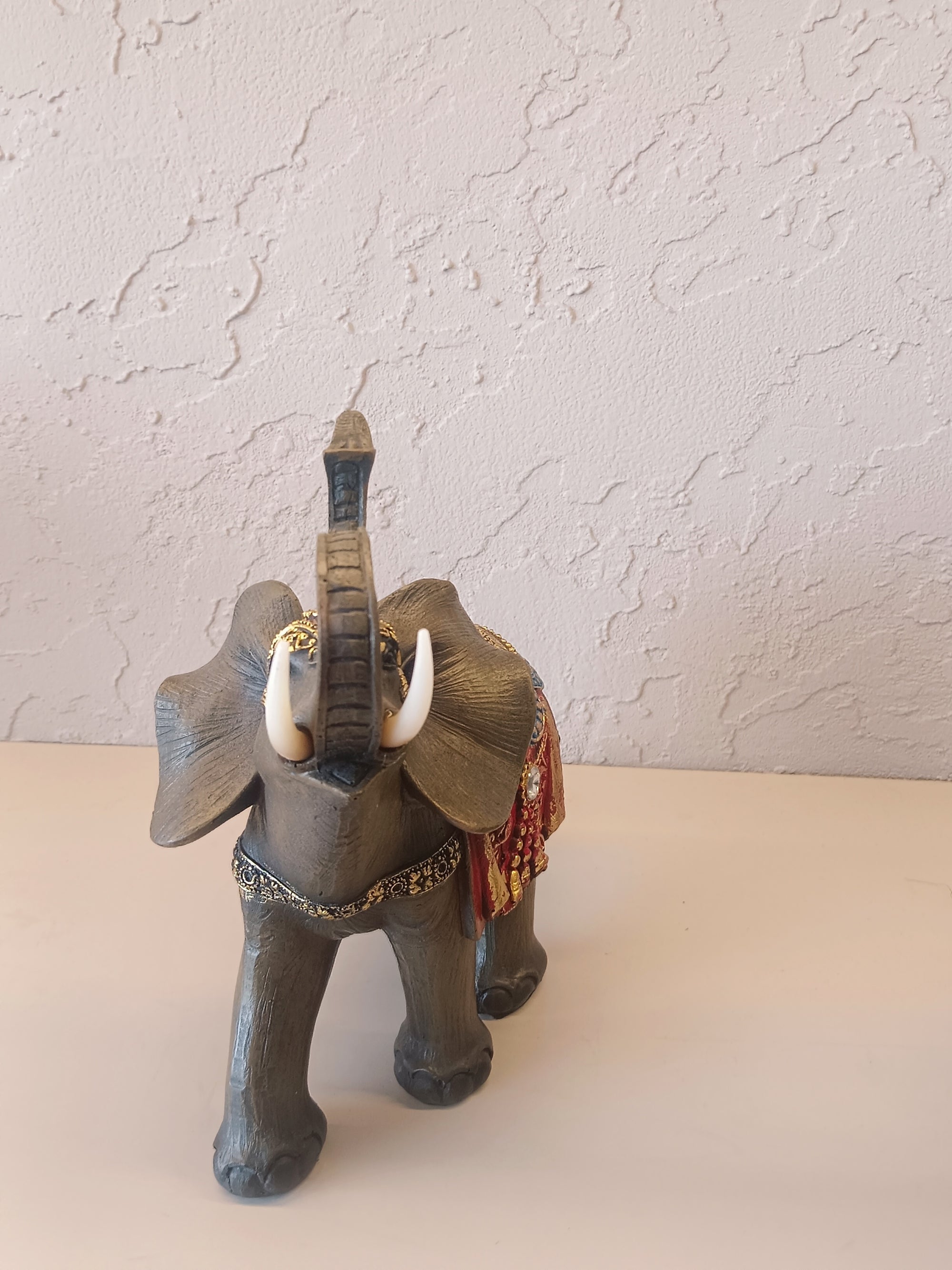Maharaja's Pride - Handcrafted Royal Elephant Sculpture Set