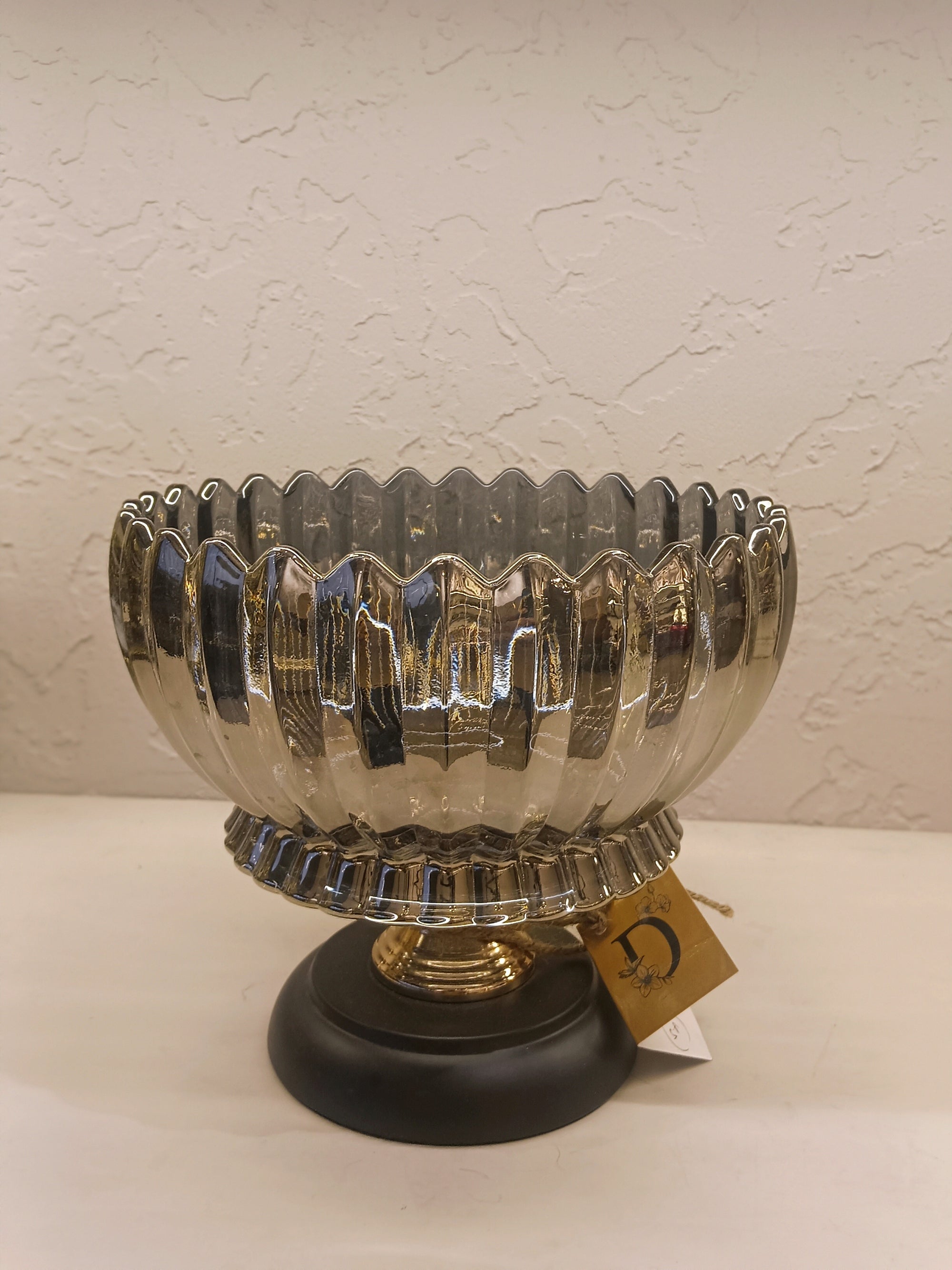 Elegant Pedestal Bowl With Silver Finish
