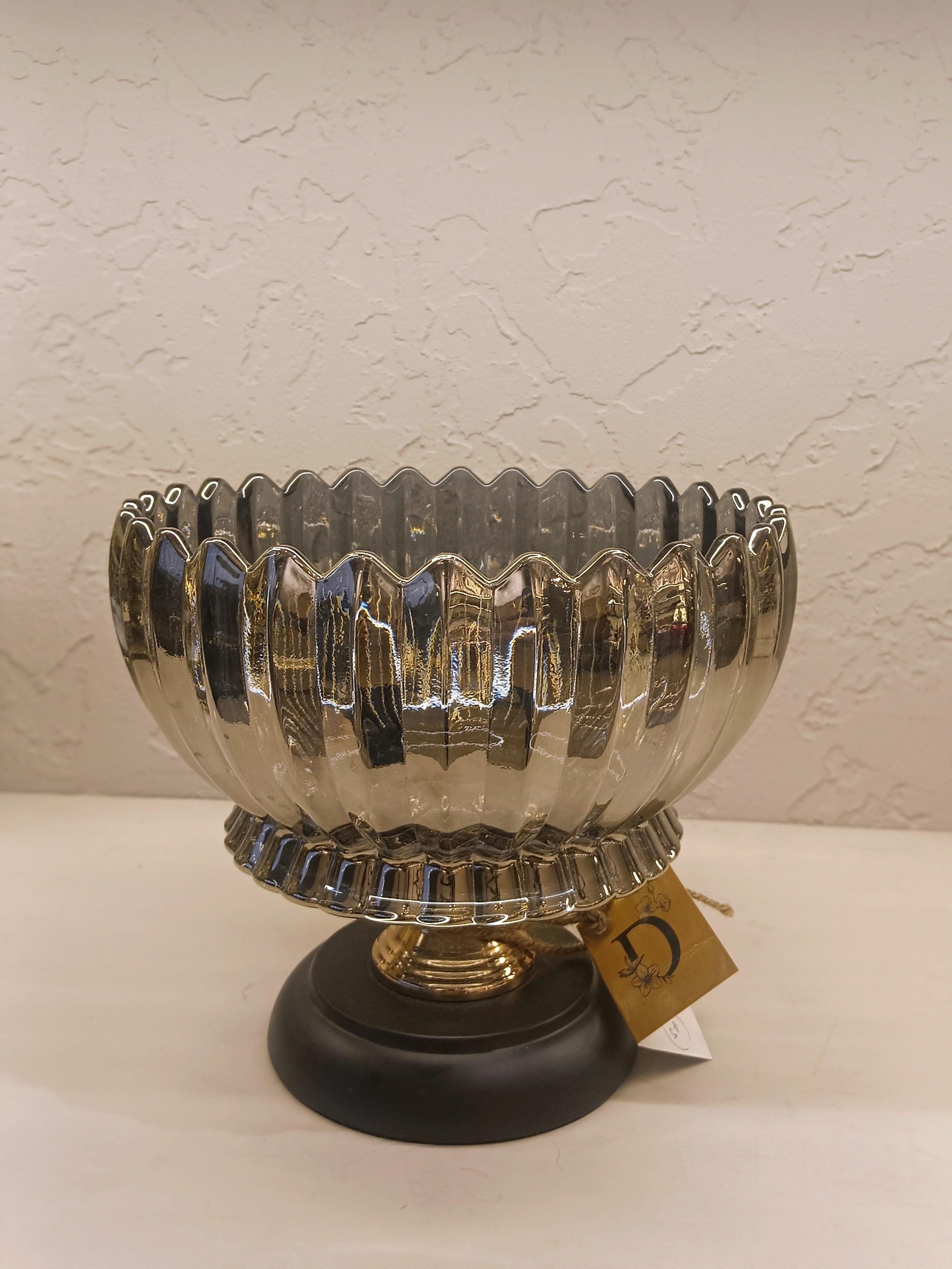 Elegant Pedestal Bowl With Silver Finish