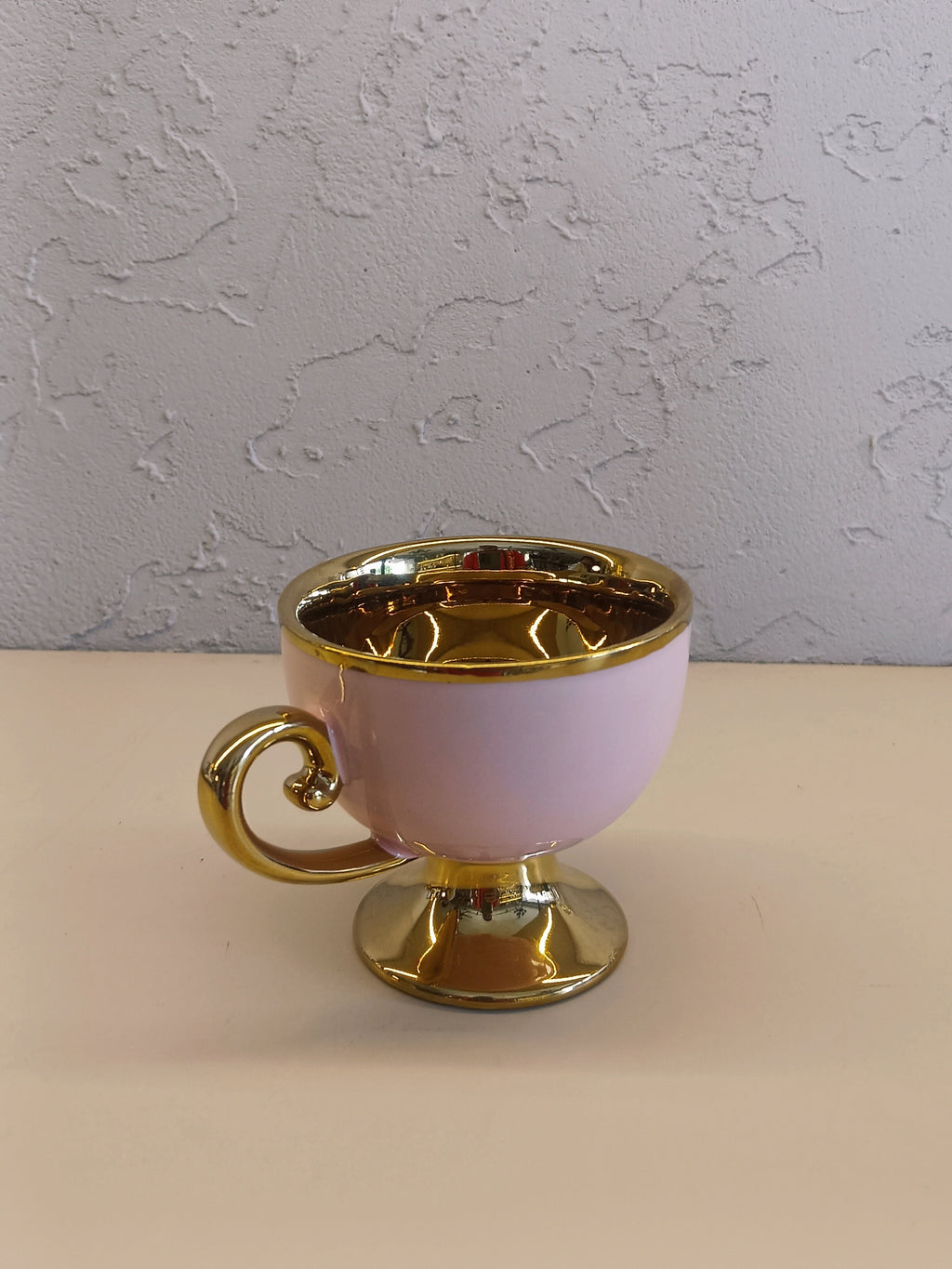 Elegant 6Pcs Ceramic Cups For Tea/Coffee Soft Pink Body Color With Golden Outline