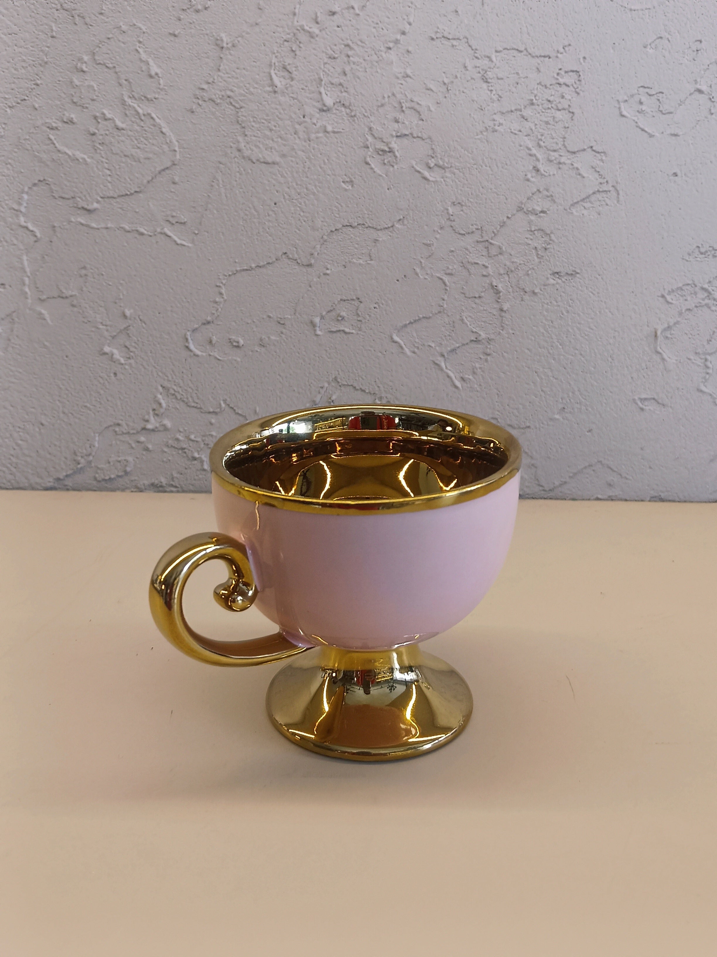 Elegant 6Pcs Ceramic Cups For Tea/Coffee Soft Pink Body Color With Golden Outline