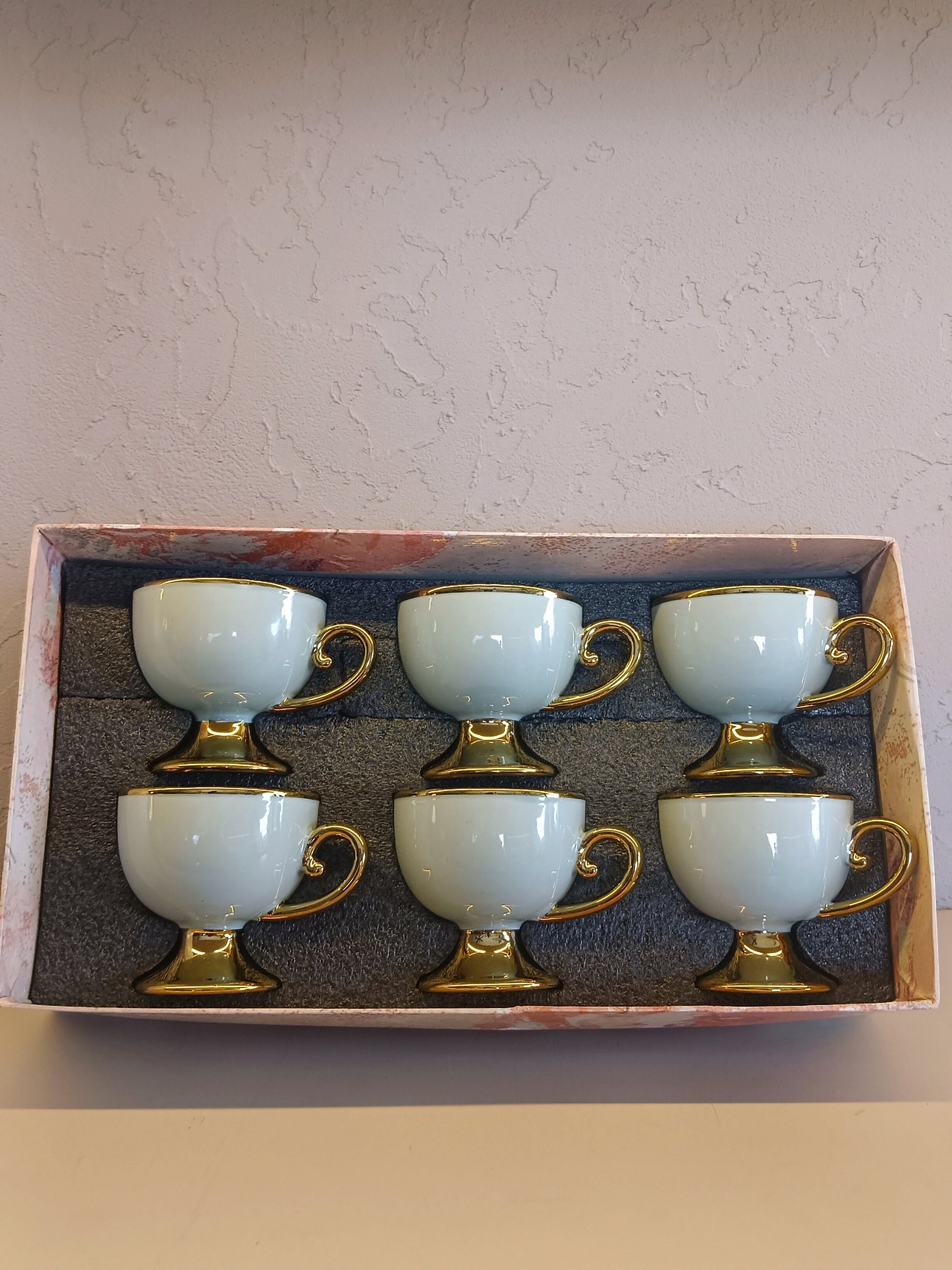 Elegant Set Of 6 Pcs Ceramic Tea/Coffee Cups Featuring Soft Green With Luxurious Handle