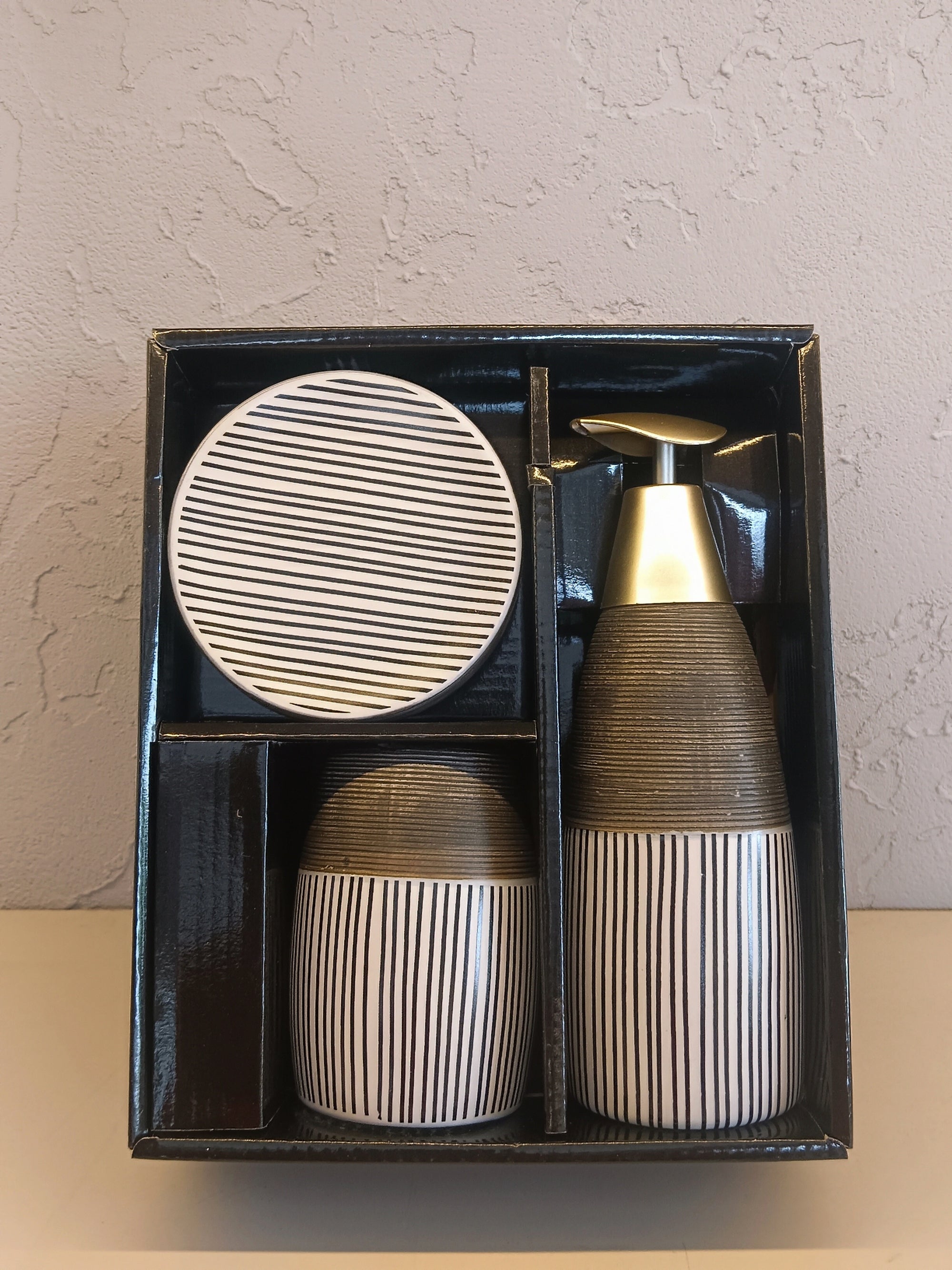 Stylish 3-Piece Bathroom Accessory Set Featuring A Soap Dispenser, Tumbler And Soap Dish