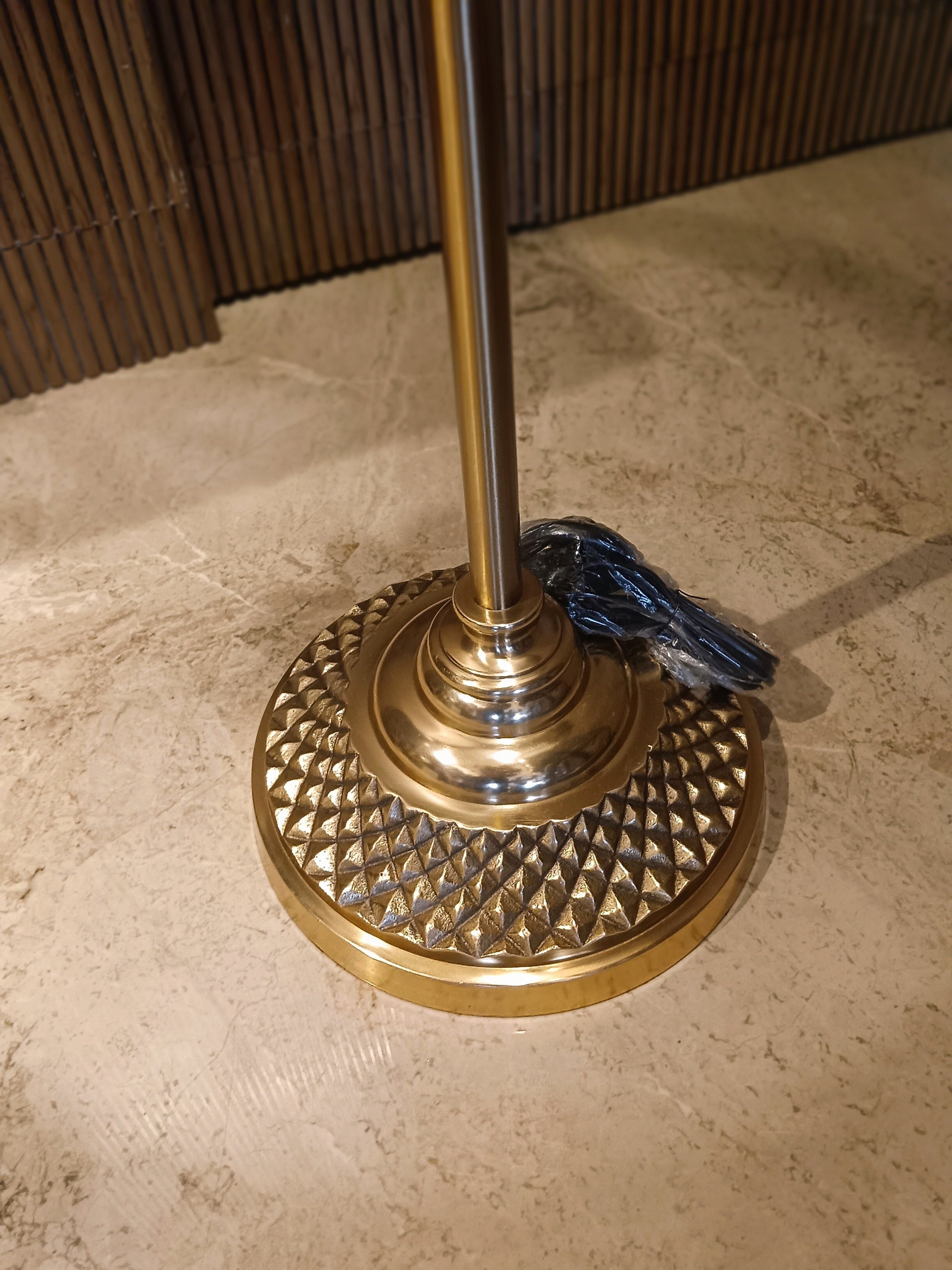 Elegant Floor Lamp With A Golden Pineapple-Inspired Design