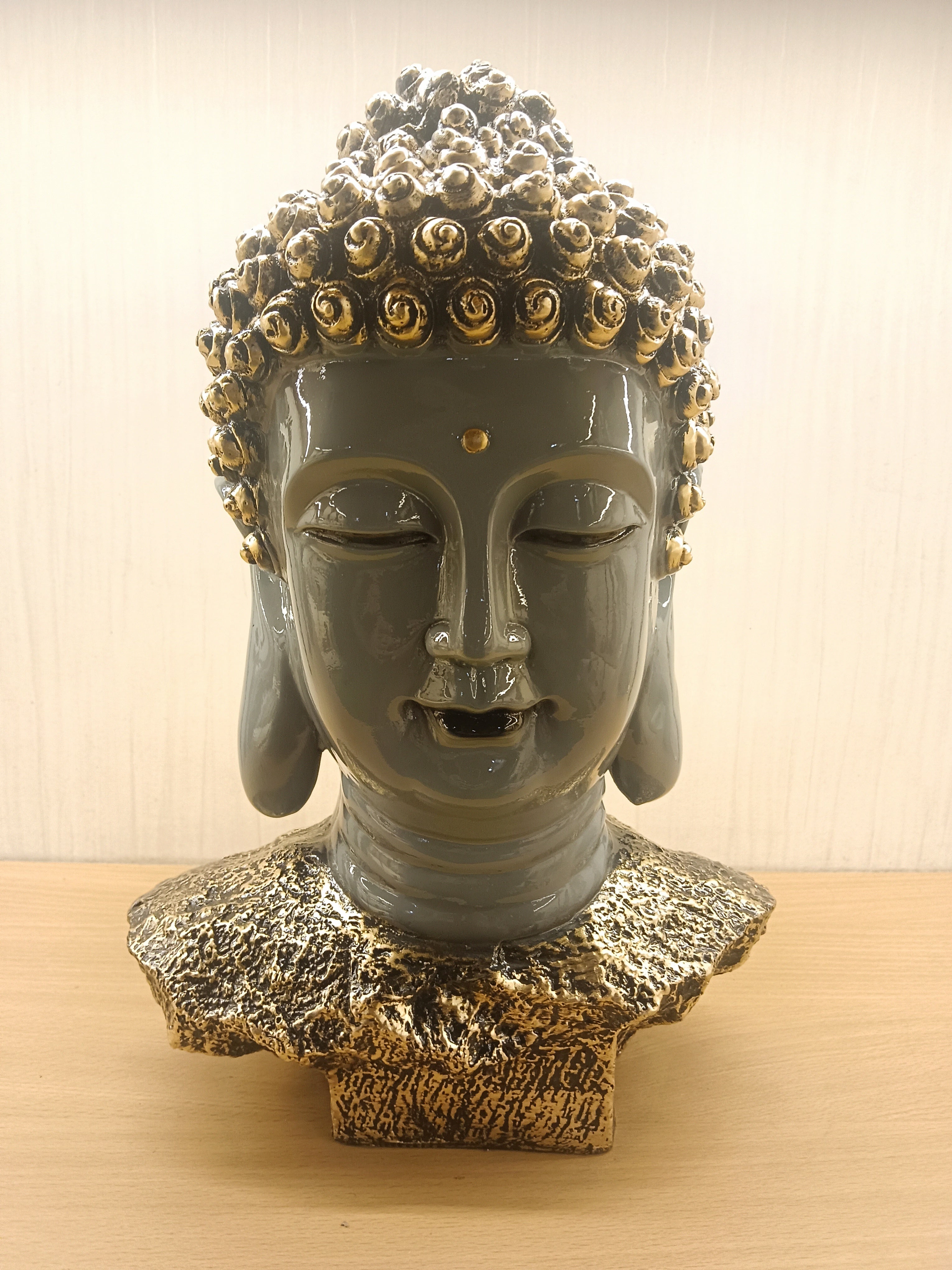 Beautifully Crafted Buddha Head Sculpture, Designed In A Serene And Peaceful Expression